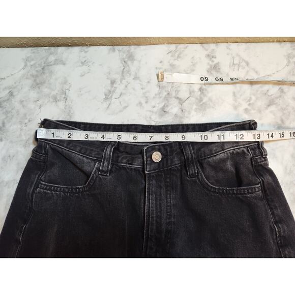 H&M Women's Denim Distressed Raw Hem Fringe Black A-Line Mini Skirt Size 4‎ - Picture 6 of 7